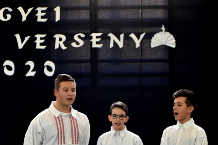 Tiszán innen Dunán túl országos népdaléneklési verseny