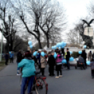 Séta a kékbe borult Autista házhoz