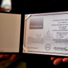 Átvette megbízólevelét Földi László