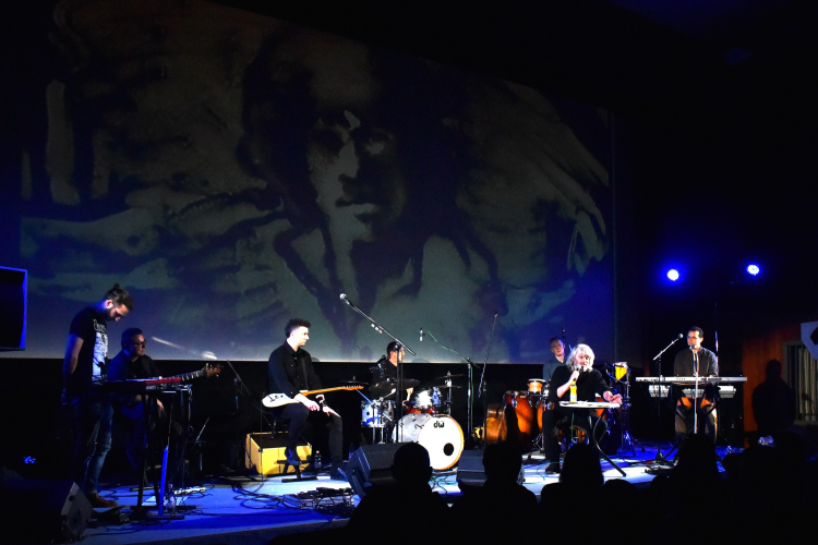 Cegléden adott koncertet Hobo