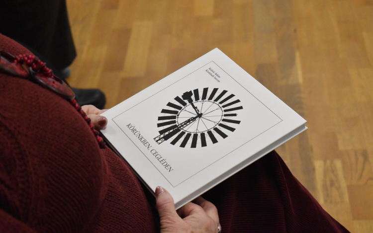 Körünkben, Cegléden