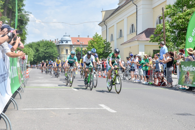 Begurult Ceglédre a Tour de Hongrie