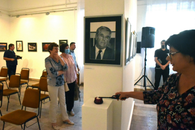 Megnyílt a Ceglédi Fotóklub kiállítása