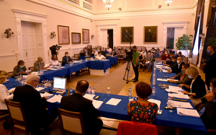 Ülésezett a testület