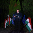 A hősök emlékéért égtek a gyertyák