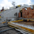 Városi Strandfürdő – Már burkolnak