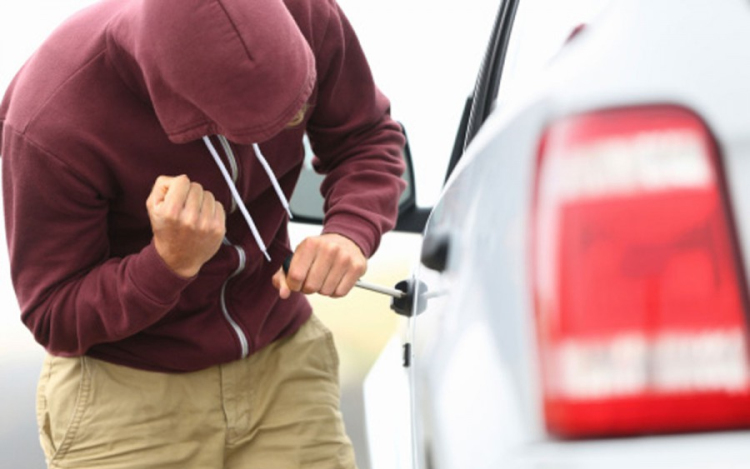 Nagyüzemben törte fel a kocsikat a ceglédi férfi