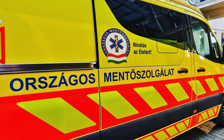 Elismeréseket vehettek át mentődolgozók a mentők napja alkalmából