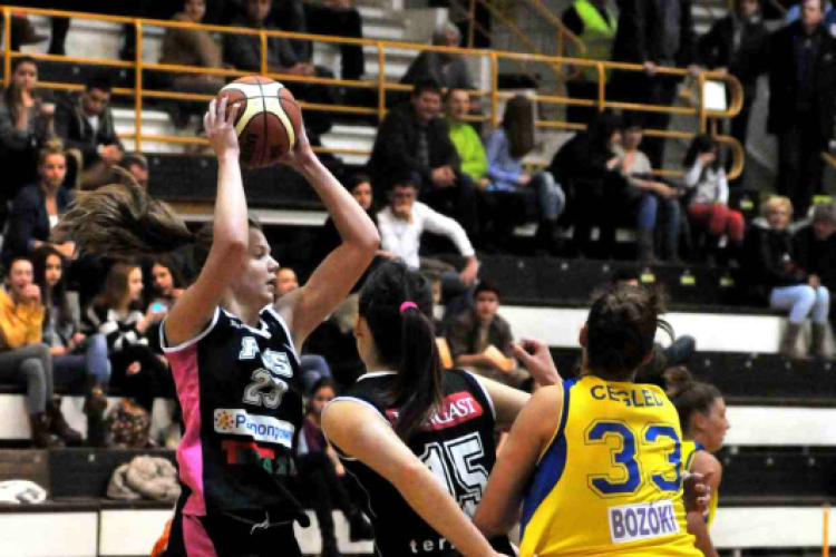 CEGLÉDI EKK – PEAC PÉCS 53 – 75