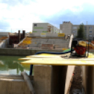 Városi Strandfürdő – Már burkolnak