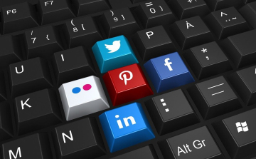 Öt évet töltünk életünk során közösségi oldalakon