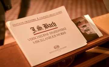 Bach összes Cegléden