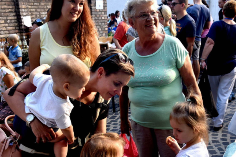 Piac-tér és Öko-játszóház