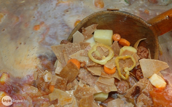 Az M1 is belekóstol a ceglédi laskába