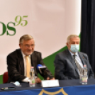 Aláírták a szerződést