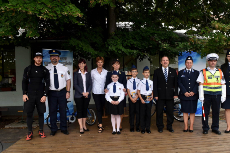 Iskolakezdés a Táncsicsban