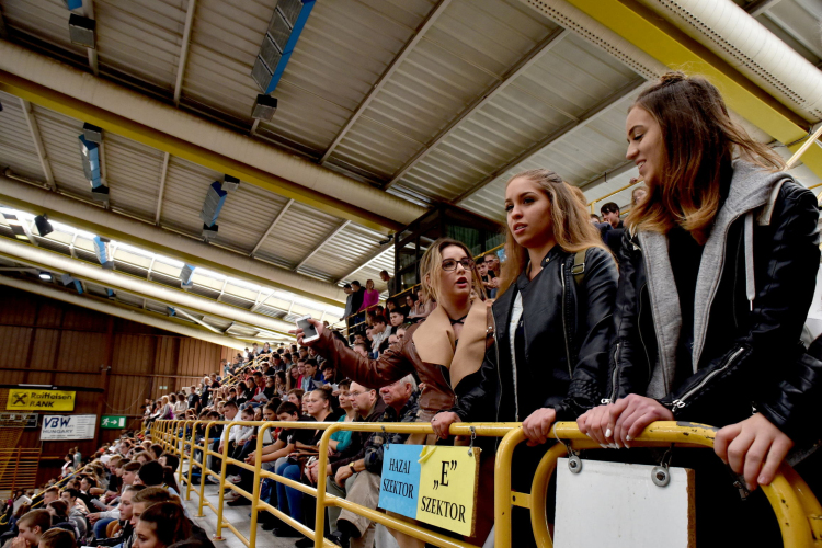 Pályaválasztási kiállítás a Sportcsarnokban