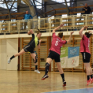 Megint nyertek a felnőttek