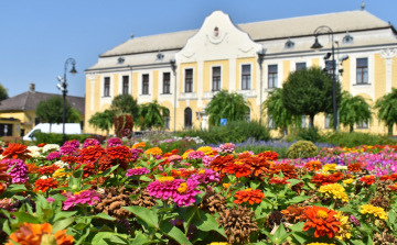 Ceglédre látogatott a zsűri