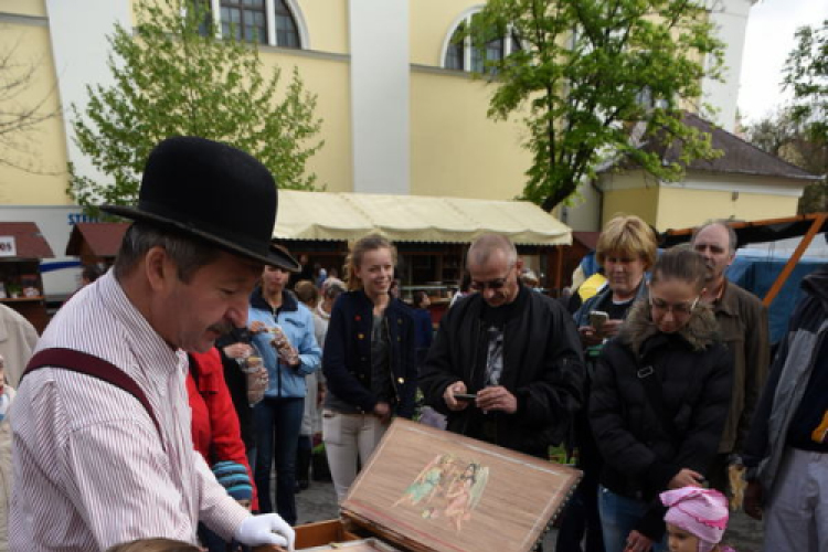 Régi idők piacztere - fotó: Kisfaludi István