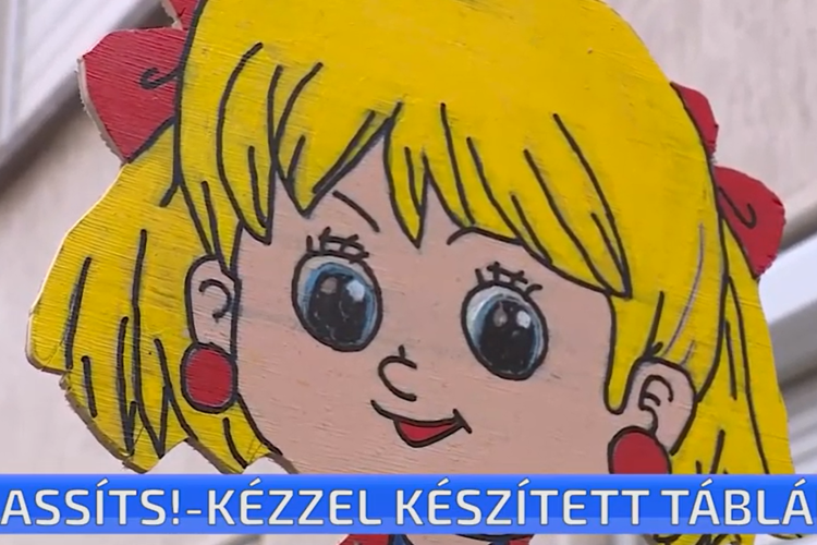 Lassíts! – kézzel készített táblák