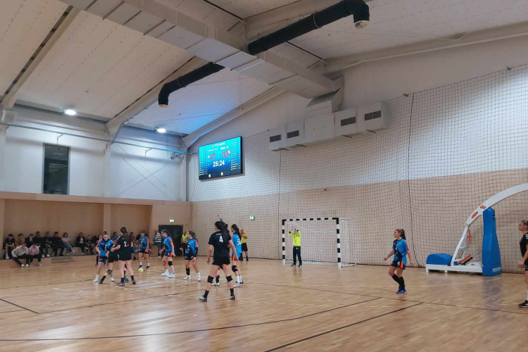 Rangadót nyertek a serdülő Cápák