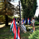 Megemlékezés a vasútállomáson