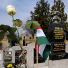 Koszorúzás a köztemetőben - Március 15.