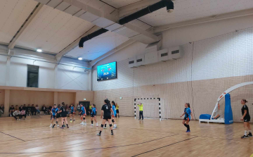 Rangadót nyertek a serdülő Cápák