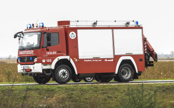 Kisteherautóval ütközött egy személyautó