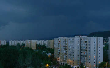 Zivatar, viharos szél