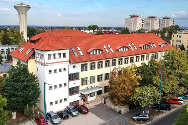 Új igazgató a Közgazdasági Iskolában