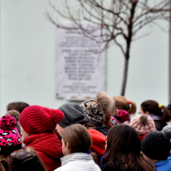 Táblaavatás a Táncsicsban