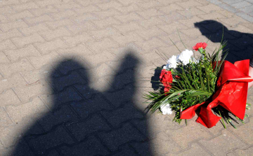 ,,A ceglédi nők – sírodban is áldanak!’’