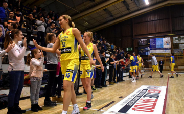 Pacsit a lányoknak! 