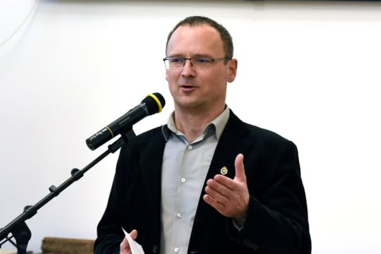 Lemondott Gulyás Zoltán