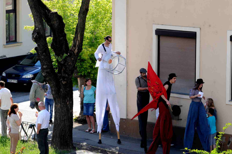 Cegléd gólyalábról