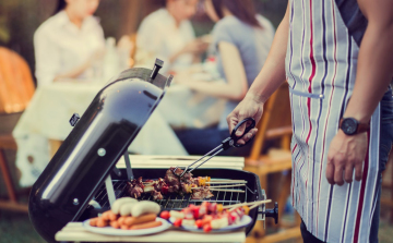 A faszenes grill használatának 6 legfontosabb előnye az ételek elkészítéséhez