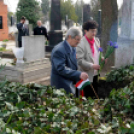 Koszorúzás a köztemetőben - Március 15.