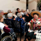 Farsang a ceglédi idősek otthonában