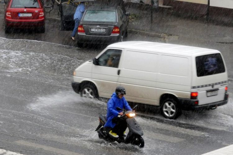 Senki sem úszta meg... 