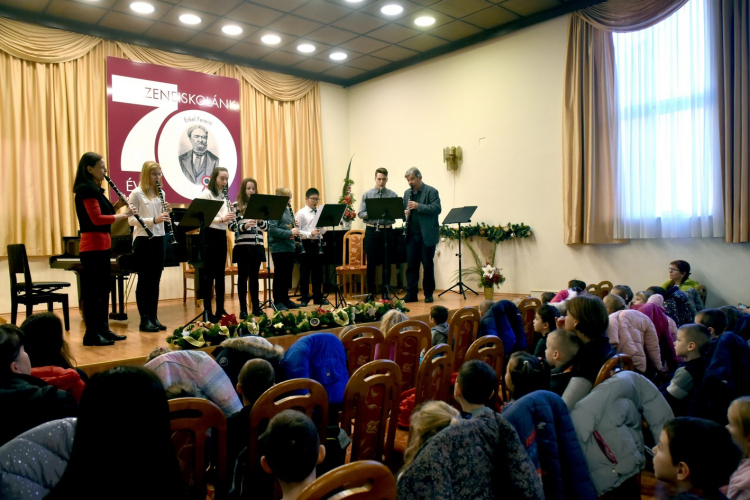 Hangszerbemutató óvodásoknak