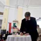 Együtt szaval a nemzet Cegléden