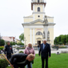 Ments meg egy árvácskát!