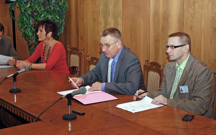 Az Ökövíz Kft. hiteléhez nyújt ingatlanfedezetet a város