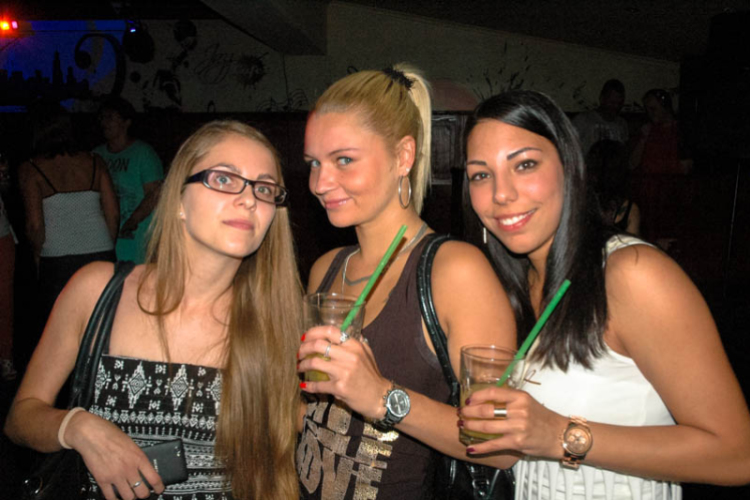 2014-07-05-A csaj nem jár egyedül