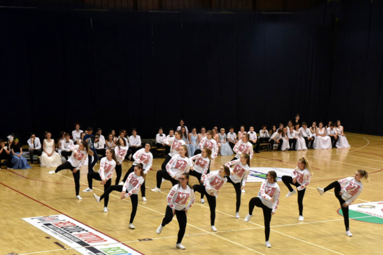 Várkonyi István Általános Iskola -Táncgála