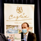 Aláírták a szerződést