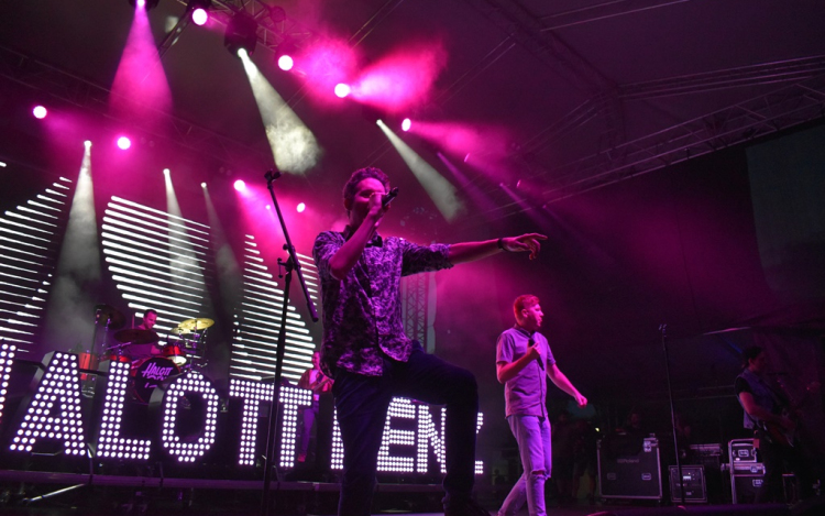 Több ezren szórakoztak együtt