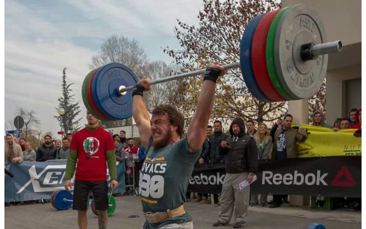 Éremesővel zárta az évet Lacee